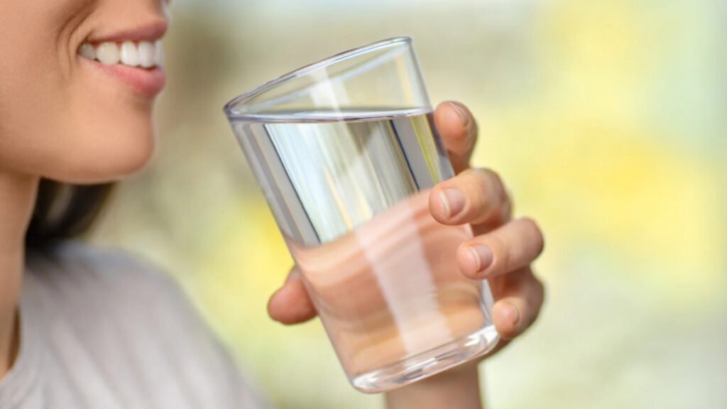 drinking water help with weight management